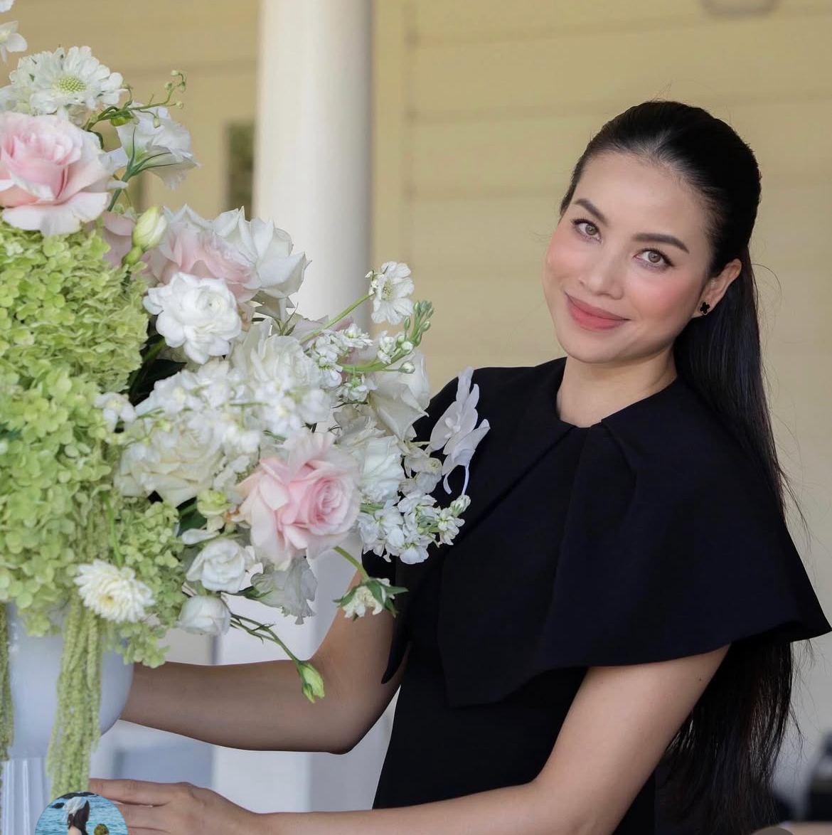 Phạm Hương để lộ cuộc sống ở Mỹ giữa nghi vấn rạn nứt với chồng đại gia- Ảnh 9. Phạm Hương trở thành bà chủ shop hoa