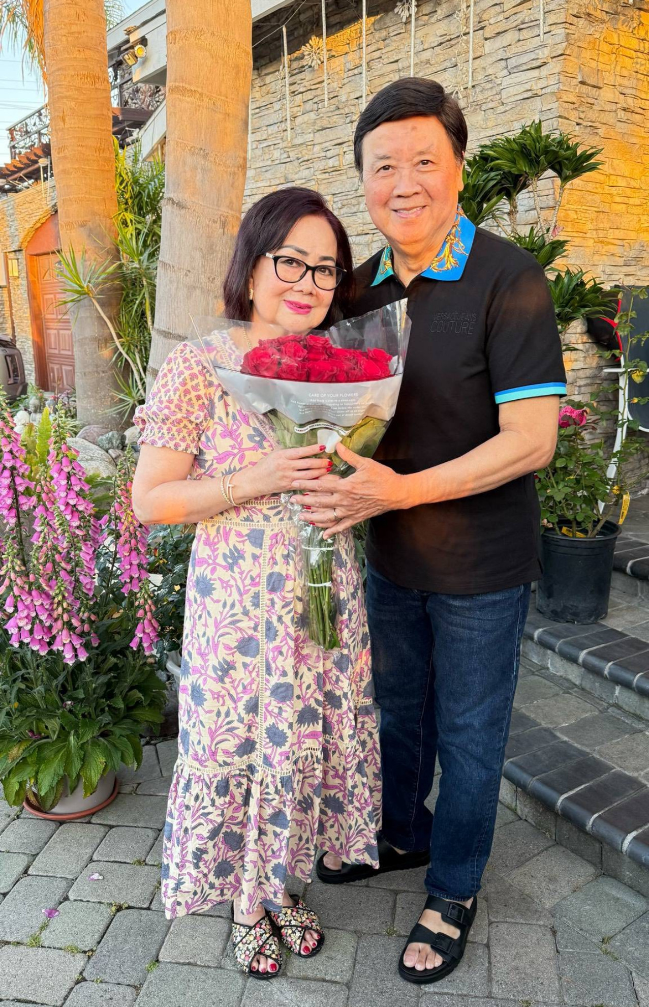 Bảo Quốc cùng vợ được mọi người yêu quý