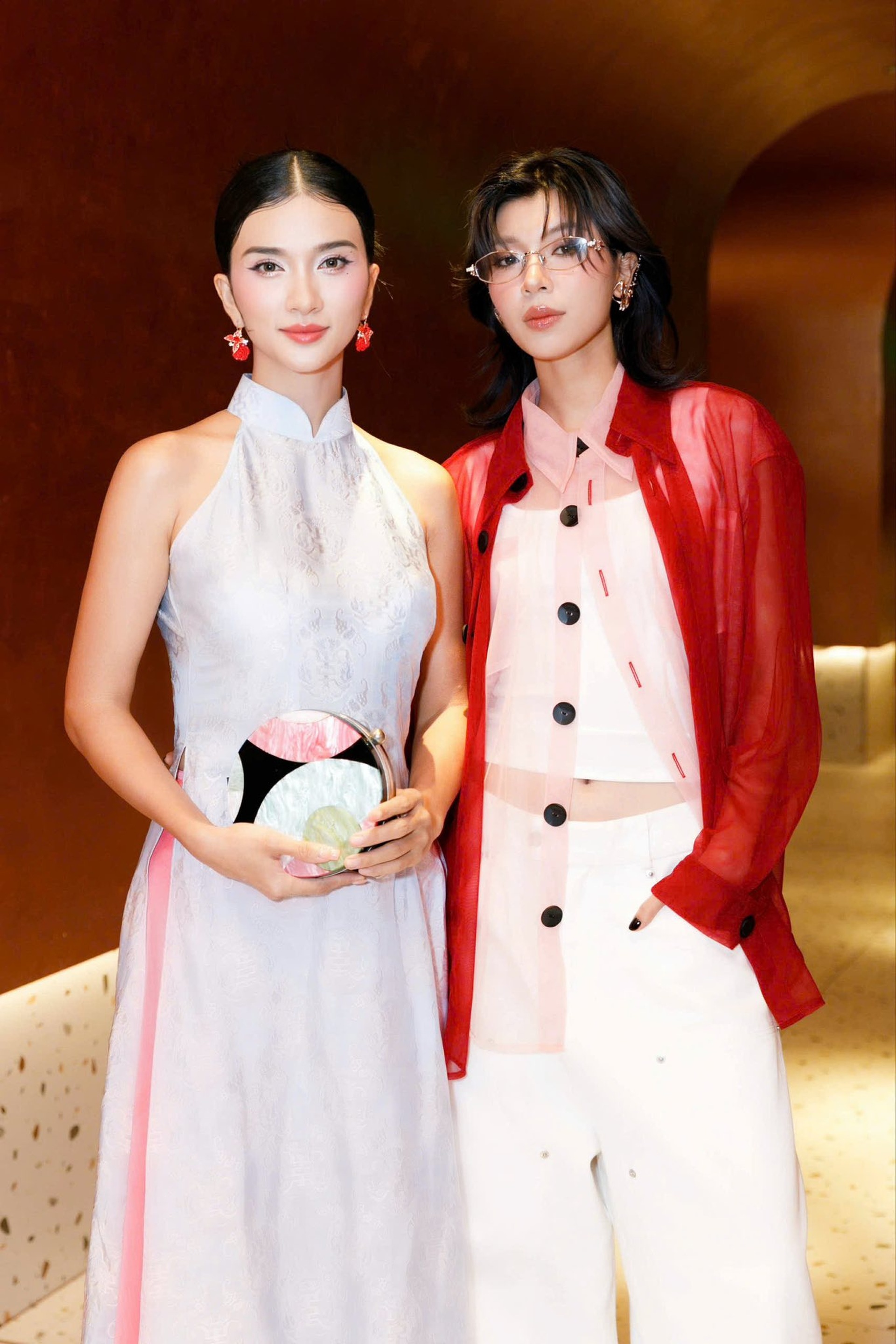 Nghi vấn tình cảm đồng giới của Kim Tuyến Kim Tuyến vướng nghi vấn yêu đồng giới Ánh Quỳnh