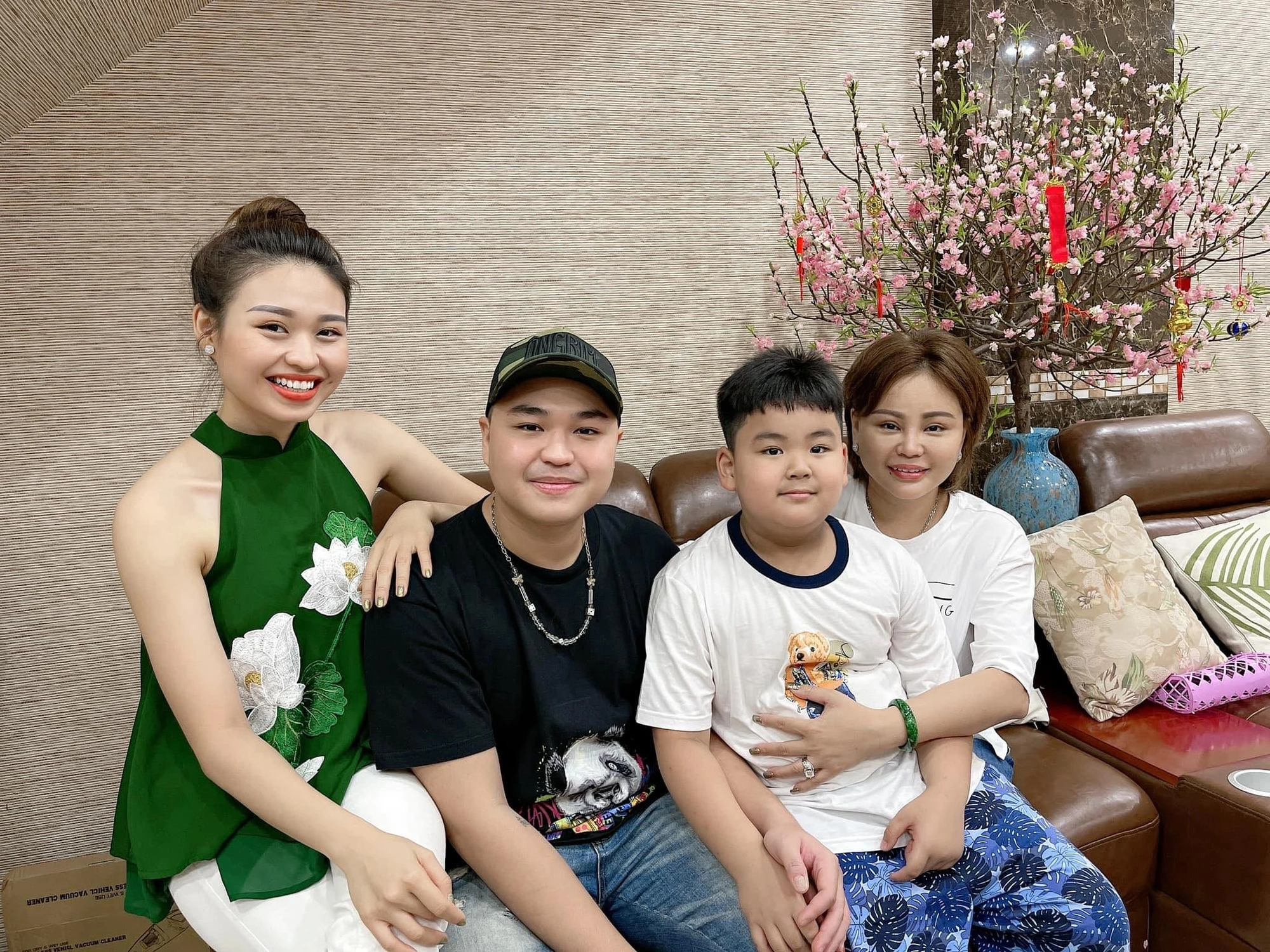 Lê Giang tham gia phim truyền hình Nữ nghệ sĩ Lê Giang tại phim trường