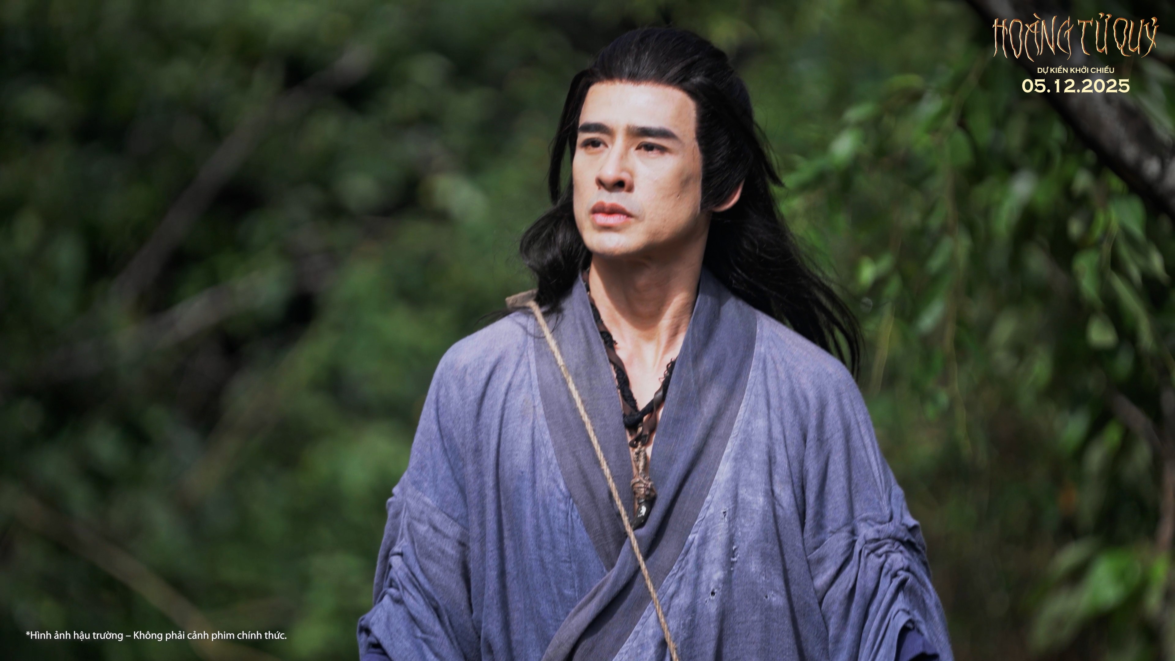 Lương Thế Thành tạo dáng cổ trang hùng tráng