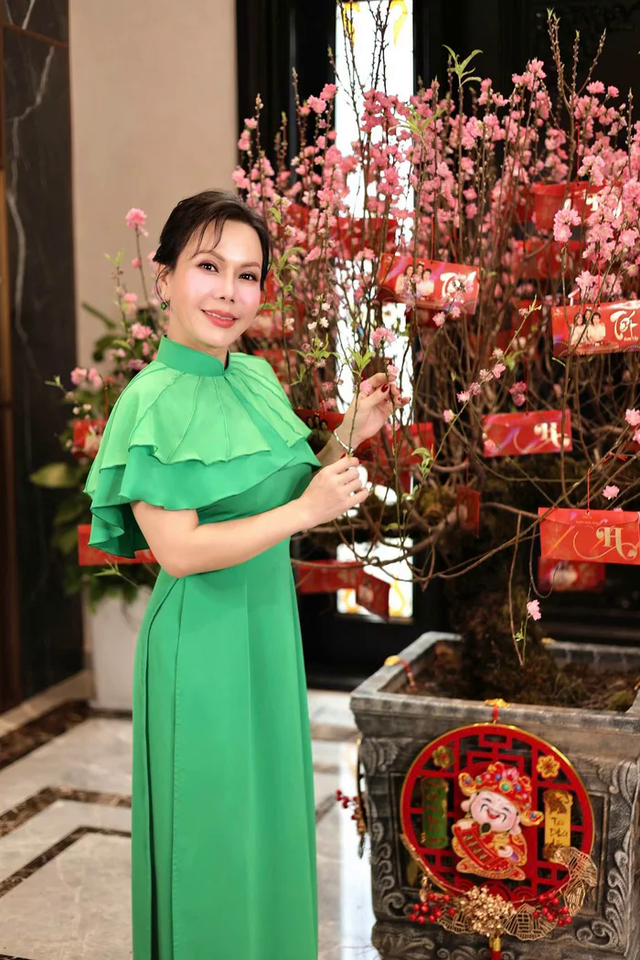 Khối tài sản hàng trăm tỷ của Việt Hương- Ảnh 9. Mức cát-xê cao của nghệ sĩ Việt Hương