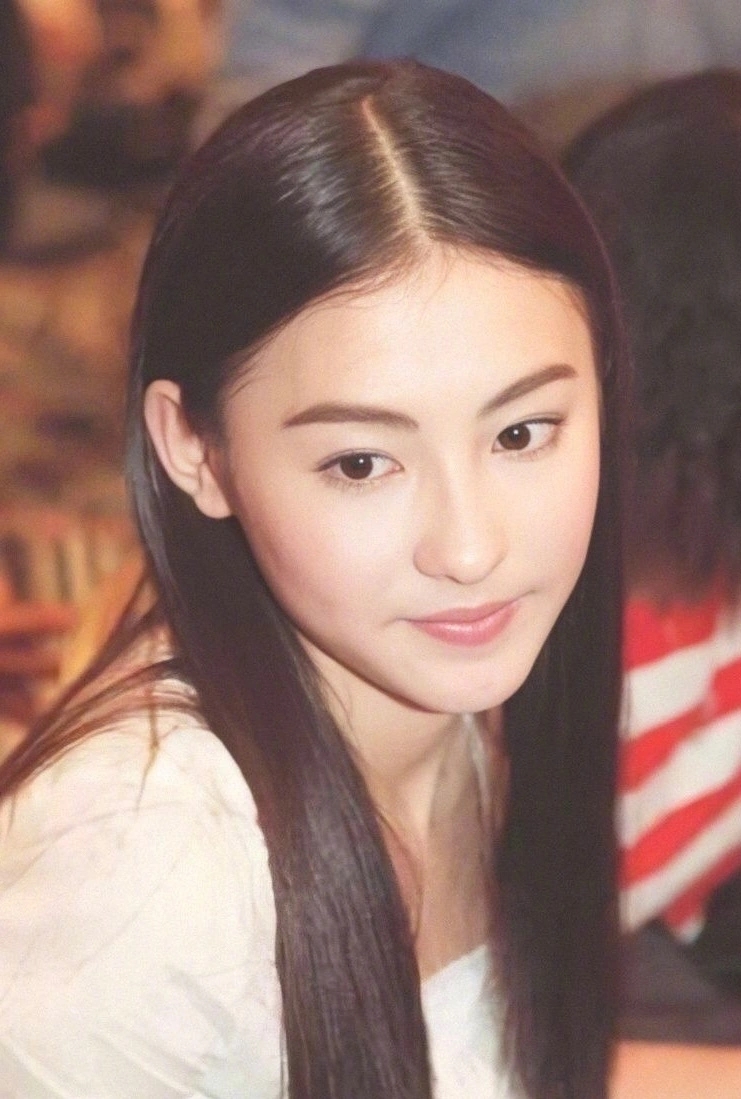 Tai cao hơn lông mày của Trương Bá Chi Đôi tai cao hơn lông mày biểu tượng cho trí tuệ nhanh nhạy