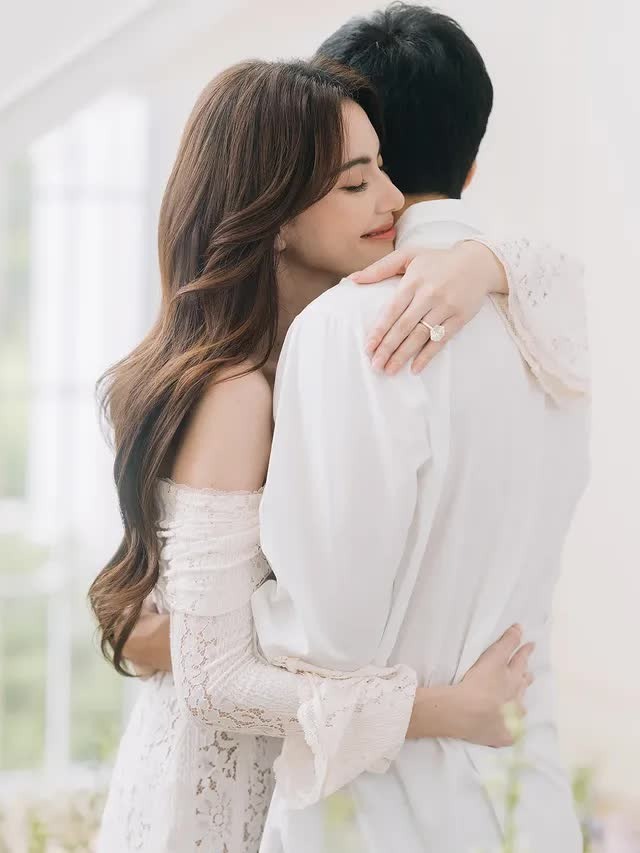 Chiếc nhẫn kim cương cầu hôn