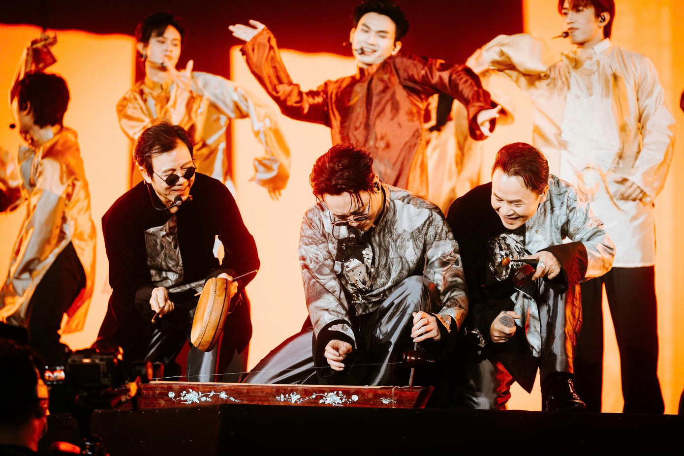 Các tiết mục văn hóa đặc sắc Biểu diễn các ca khúc truyền thống