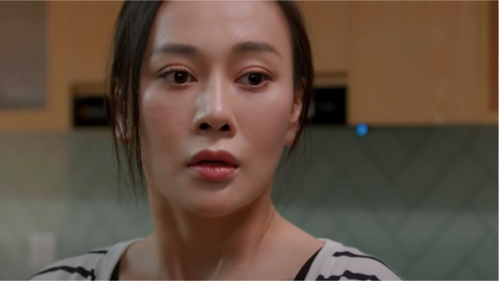 Phương Oanh tập trung diễn xuất trong tập 39