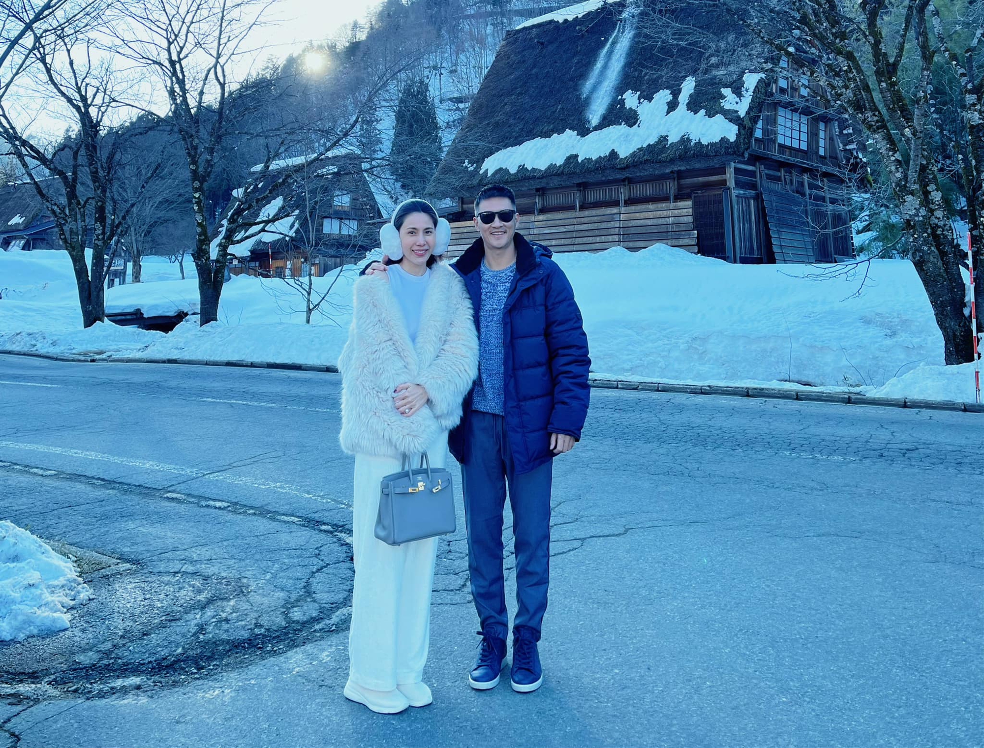 Thuỷ Tiên - Công Vinh hạnh phúc bên nhau Cặp đôi Thuỷ Tiên - Công Vinh