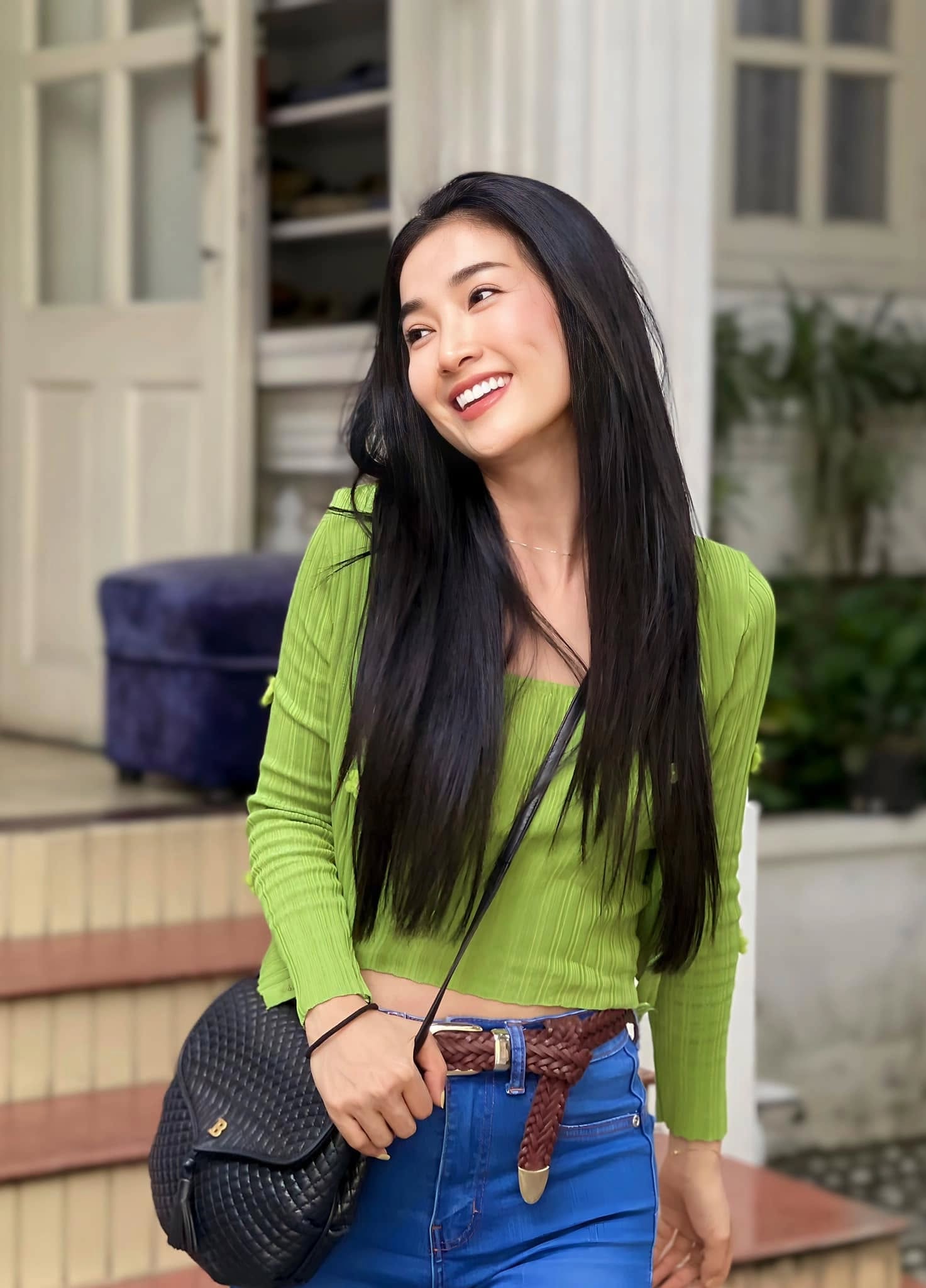 Nét đẹp cổ điển của Quỳnh Lam