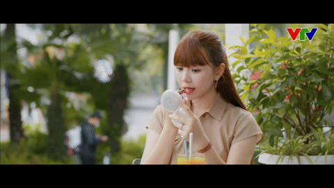 Nữ chính phim Việt giờ vàng được khen nức nở vì quá xinh, khán giả rần rần hỏi địa chỉ mua váy áo- Ảnh 3. Nữ chính trang điểm nhẹ nhàng tươi sáng
