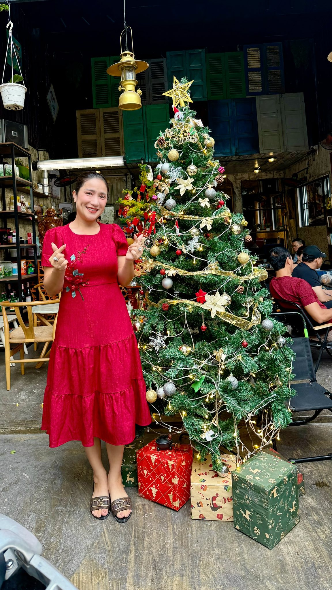 Mẹ đơn thân là NSƯT, có nhà mặt tiền vừa ở, vừa làm quán cafe ở đường 8 TP.HCM, U50 'hừng hực lửa yêu'- Ảnh 2. Quán cafe của Cát Tường tại nhà