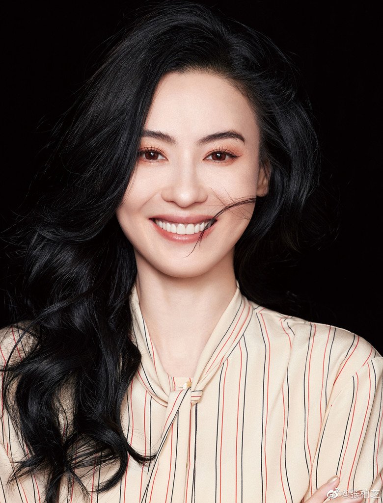 Hàm răng đều sáng của Trương Bá Chi Răng đều sáng thể hiện lời nói rõ ràng, dễ thuyết phục