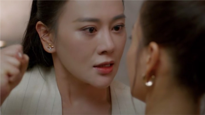 Phương Oanh trong cảnh dằn mặt tiểu tam