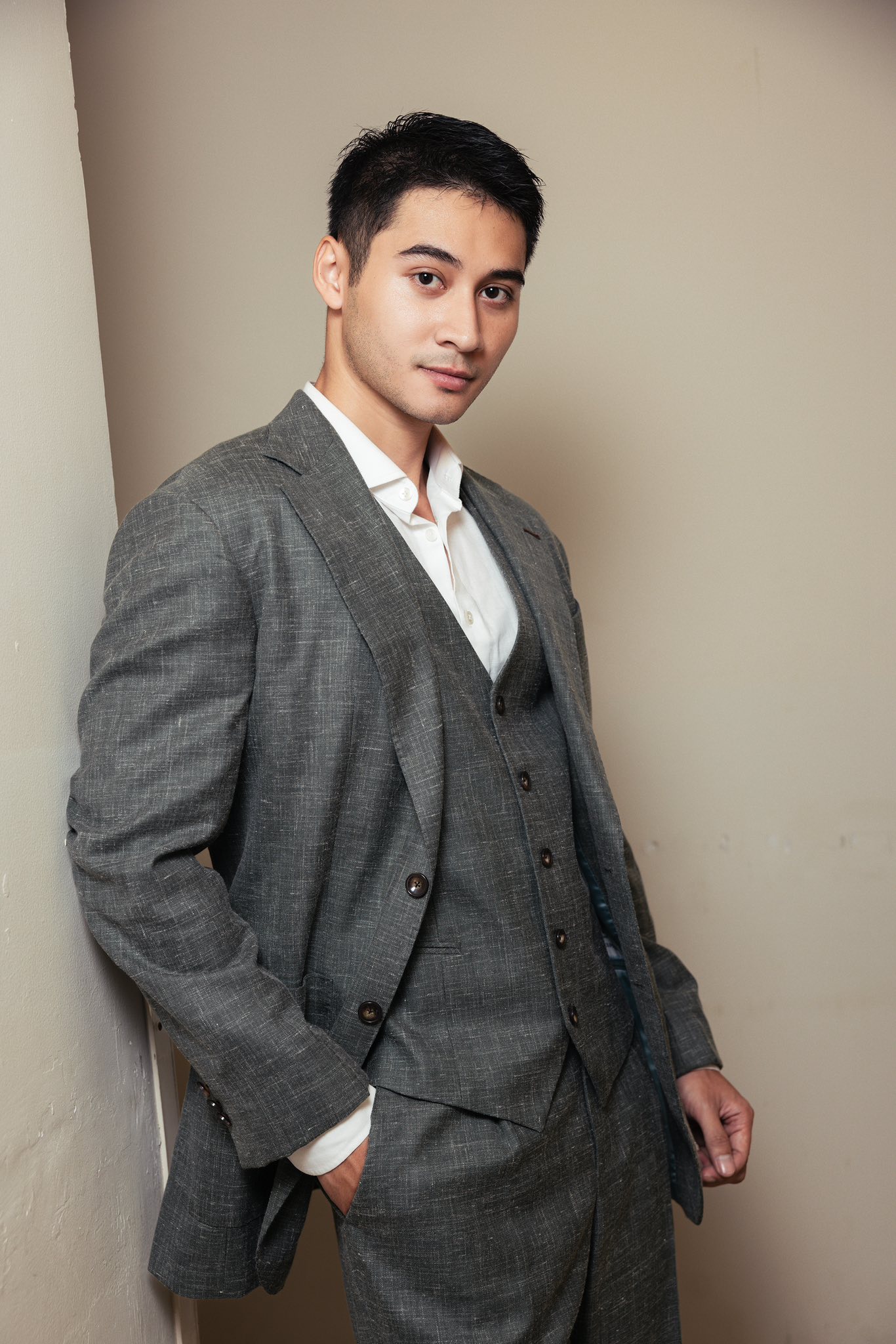 Soi profile mỹ nam nghi hẹn hò với Chi Pu: Từng yêu phu nhân hào môn, visual lẫn body đều cực phẩm!- Ảnh 9. Tuấn Ngọc tốt nghiệp ngành Ngôn ngữ Anh, khoa Kinh tế của Đại học Kinh tế Quốc dân