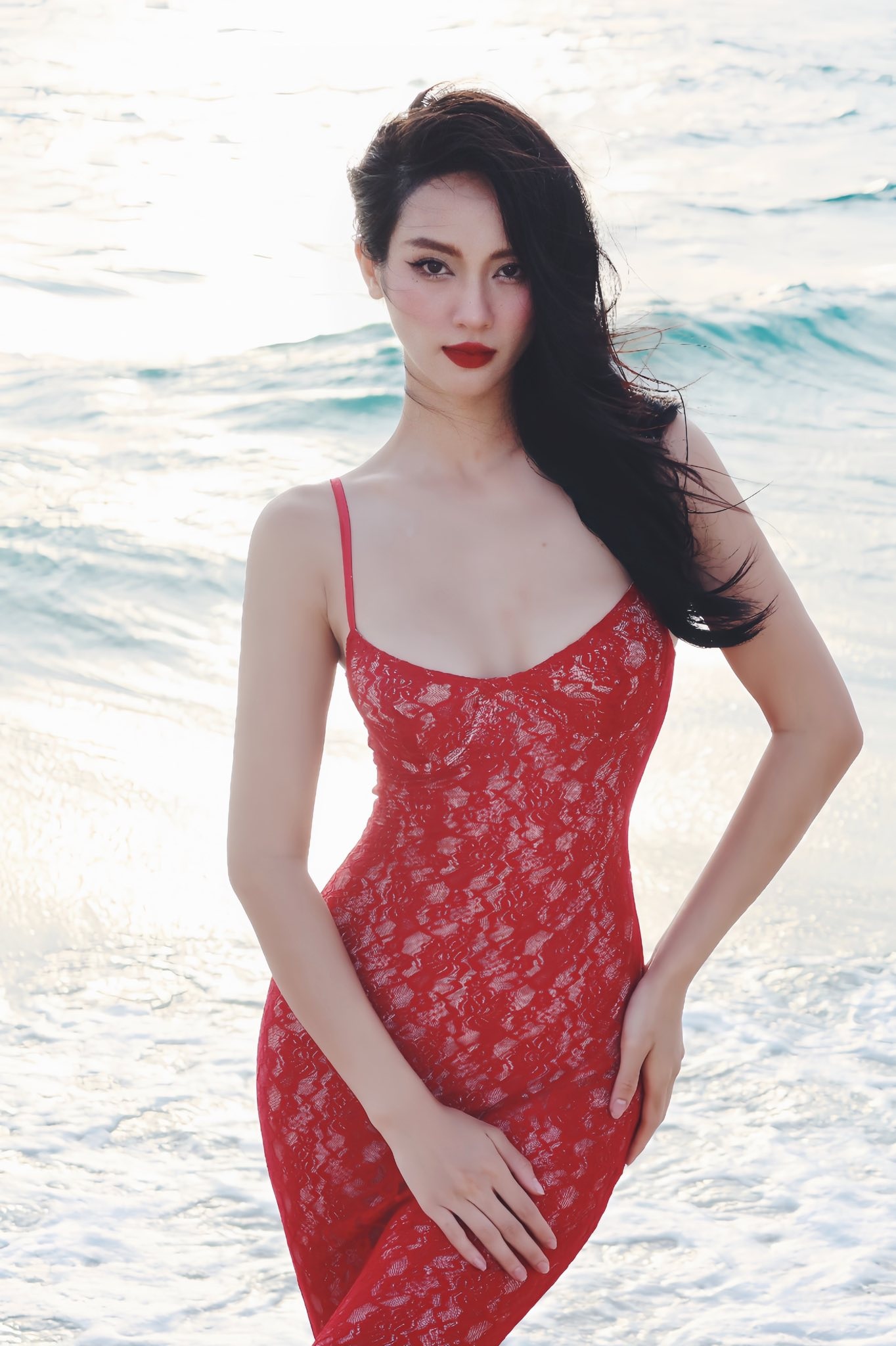 Vẻ ngoài quyến rũ của Vũ Thúy Quỳnh