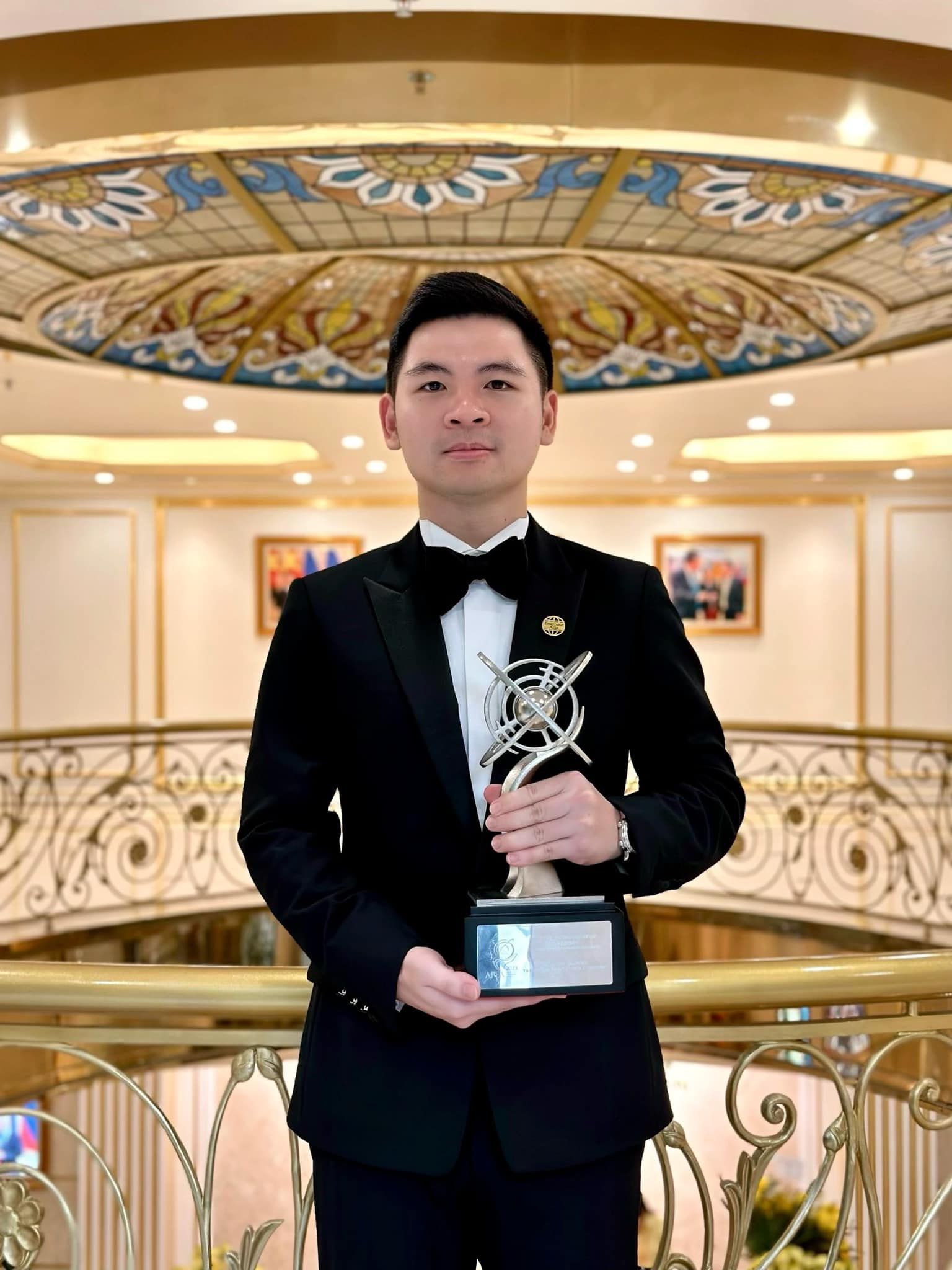 Thiếu gia nhà bầu Hiển nắm giữ nhiều chức vụ cấp cao