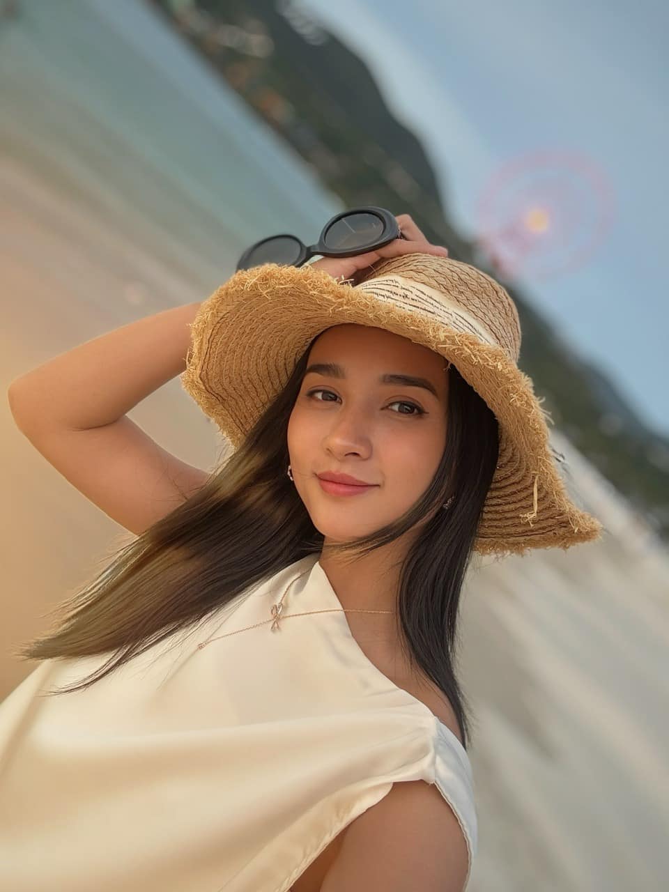 Kim Tuyến làm mẹ đơn thân Kim Tuyến làm mẹ đơn thân từ năm 21 tuổi