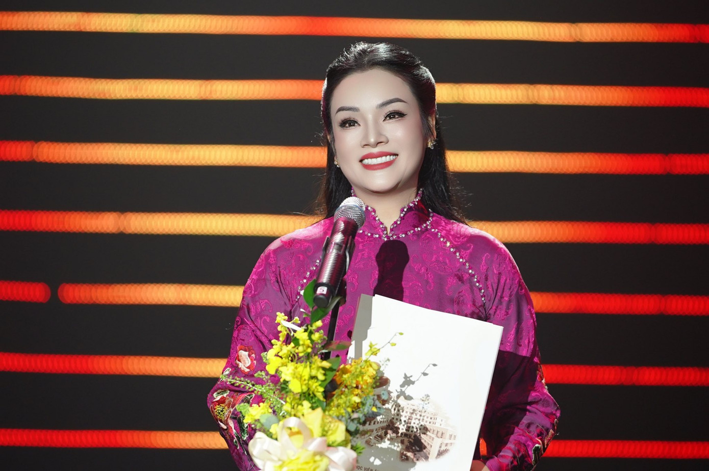 Ảnh chân dung nữ ca sĩ Tân Nhàn