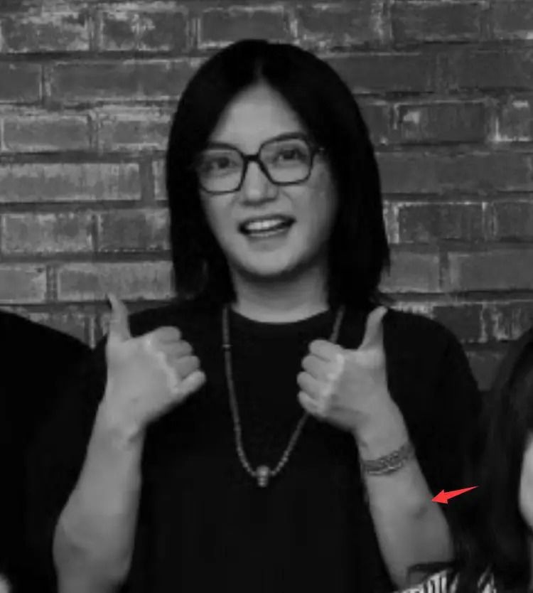 Triệu Vy phủ nhận tin đồn bệnh tật Triệu Vy trong chuyến du lịch mới nhất