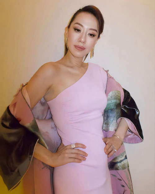 Uông Thi Thi bị chỉ trích