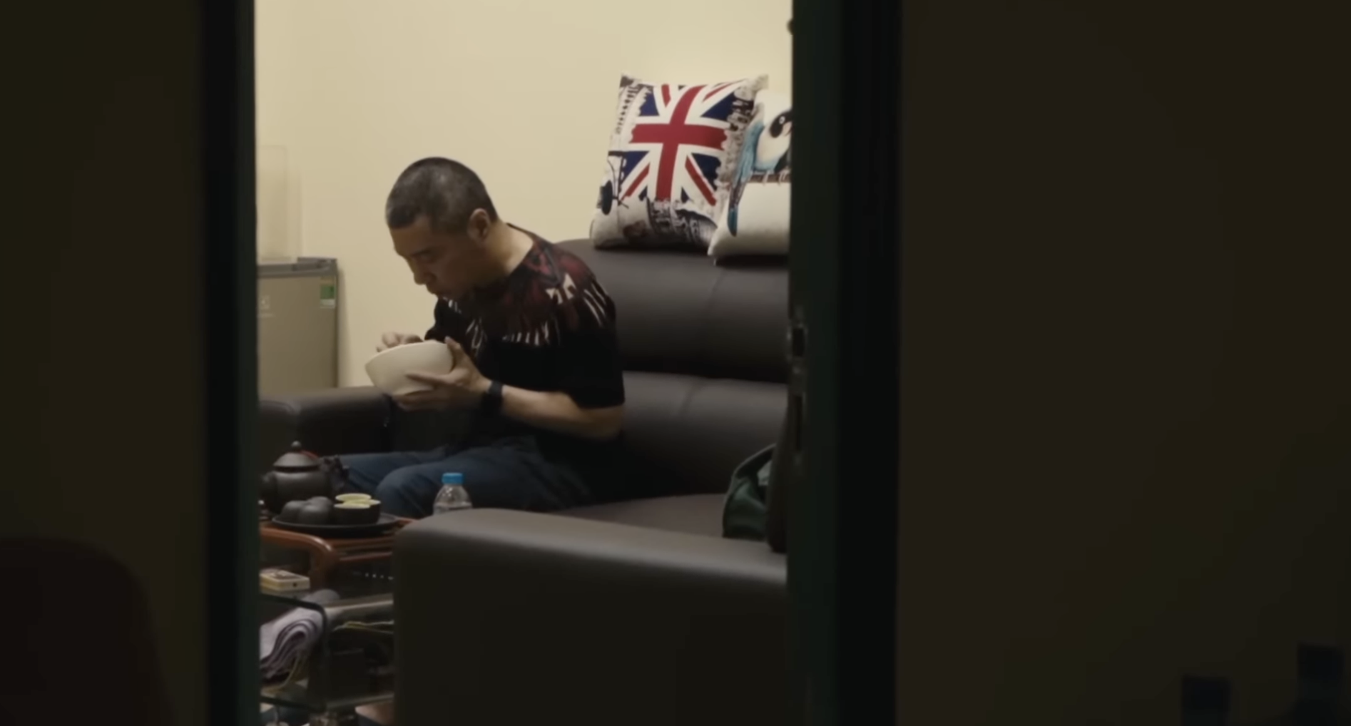 Nghệ sĩ Công Lý sống một mình