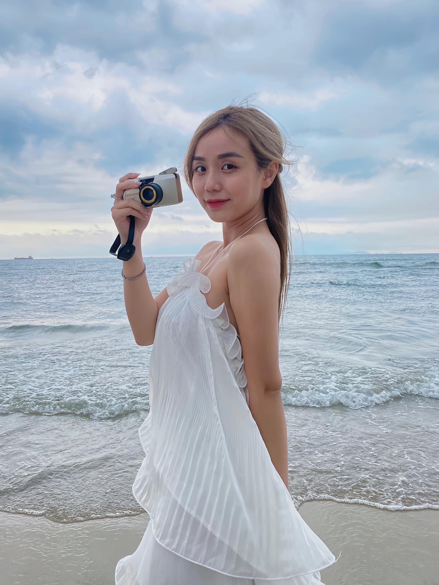 Nhan sắc thăng hạng của Cindy Lư Cindy Lư sau ly hôn