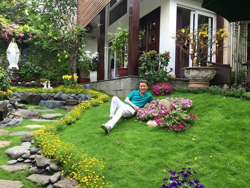 Cơ ngơi mới của Đàm Vĩnh Hưng hoành tráng cỡ nào?- Ảnh 1. Ngôi nhà trị giá cả trăm tỷ của Đàm Vĩnh Hưng vừa bán