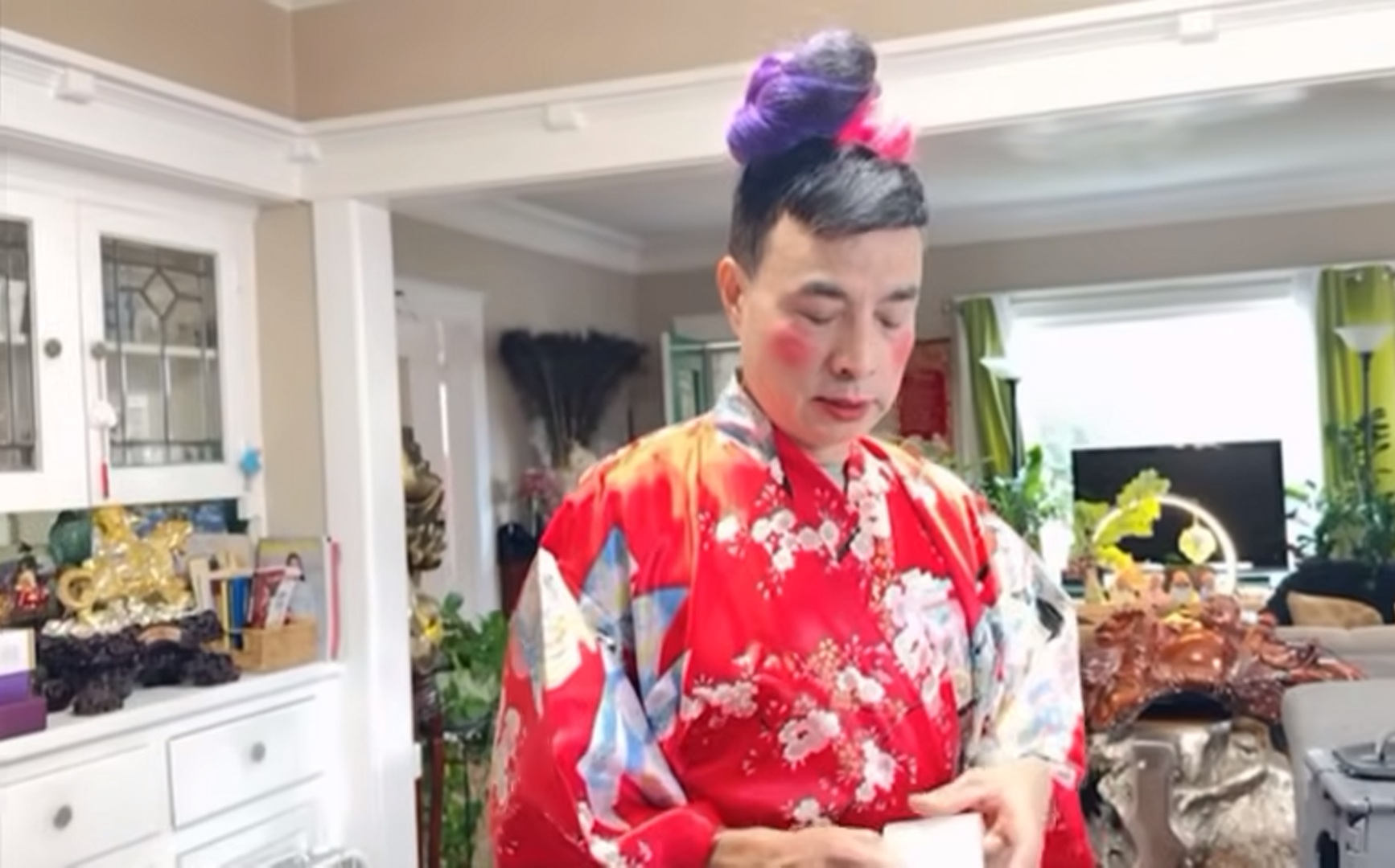 Diện mạo ca sĩ Tuấn Cảnh