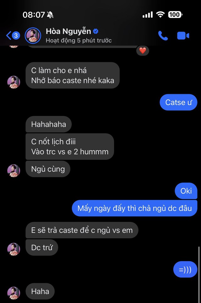 Lộ tin nhắn Hòa Minzy muốn ngủ cùng 2 đêm với một người, danh tính gây tò mò- Ảnh 1. MC Phí Linh công khai tin nhắn lầy lội với Hòa Minzy