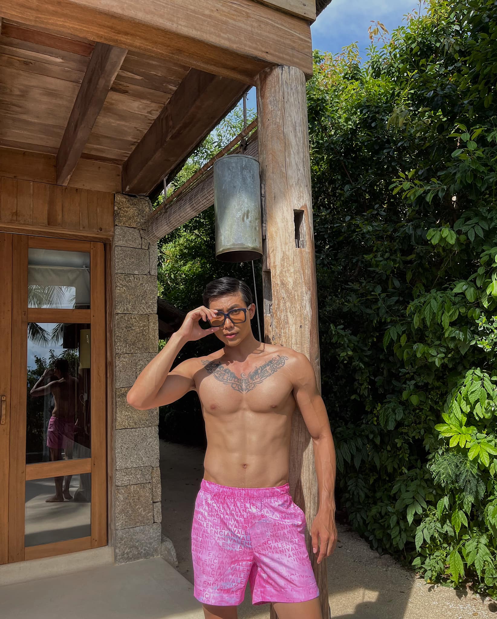 Visual và body bãi biển của Hữu Long Hữu Long đi biển khoe body