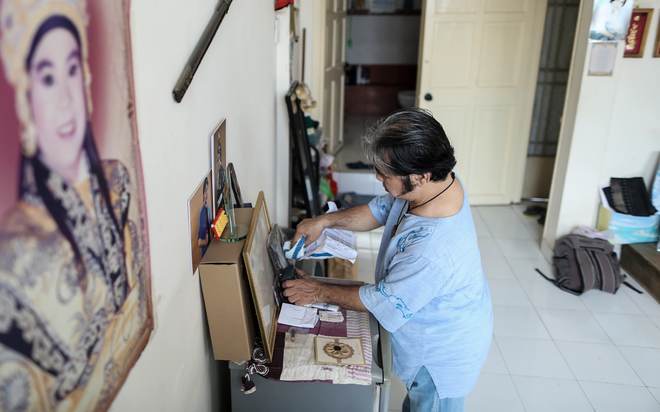 Nơi trọ của nghệ sĩ Bạch Long. Phòng trọ đơn giản của NSƯT Bạch Long