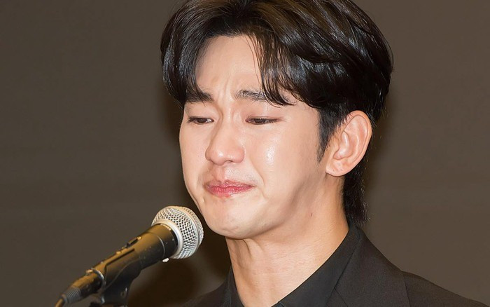 Kim Soo Hyun chịu ảnh hưởng tiêu cực của bê bối tình ái