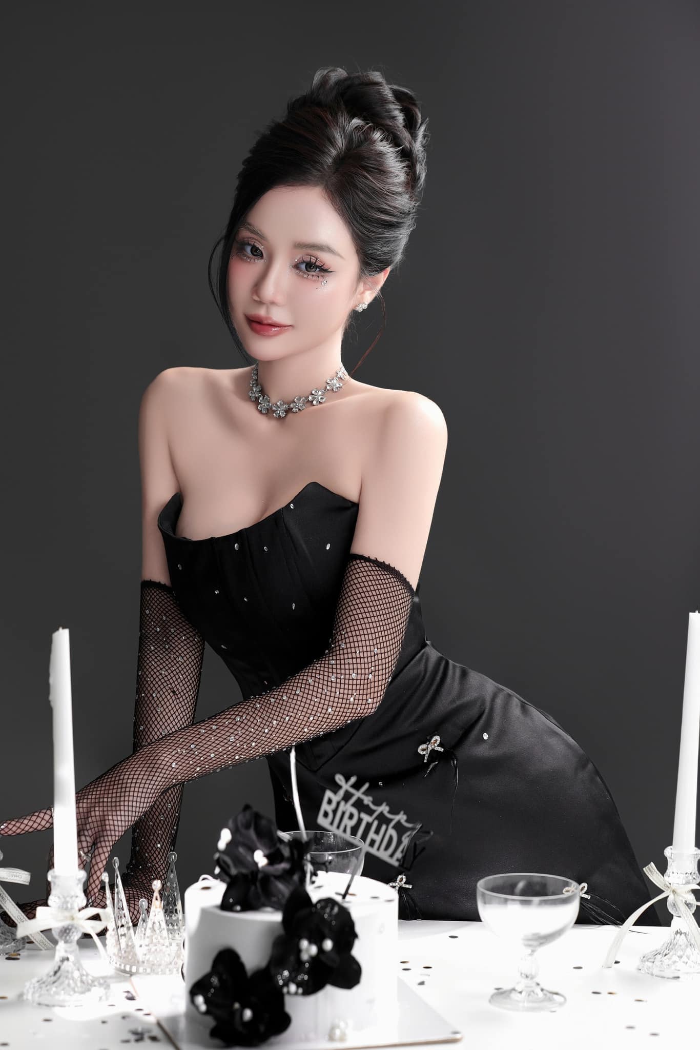 Vóc dáng thon gọn của Cindy Lư Mẹ đơn thân 2 con sở hữu vóc dáng thon gọn