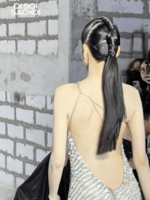 Ngọc Thảo khoe làn da trắng phát sáng