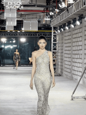 Ngọc Thảo trình diễn tại show thời trang