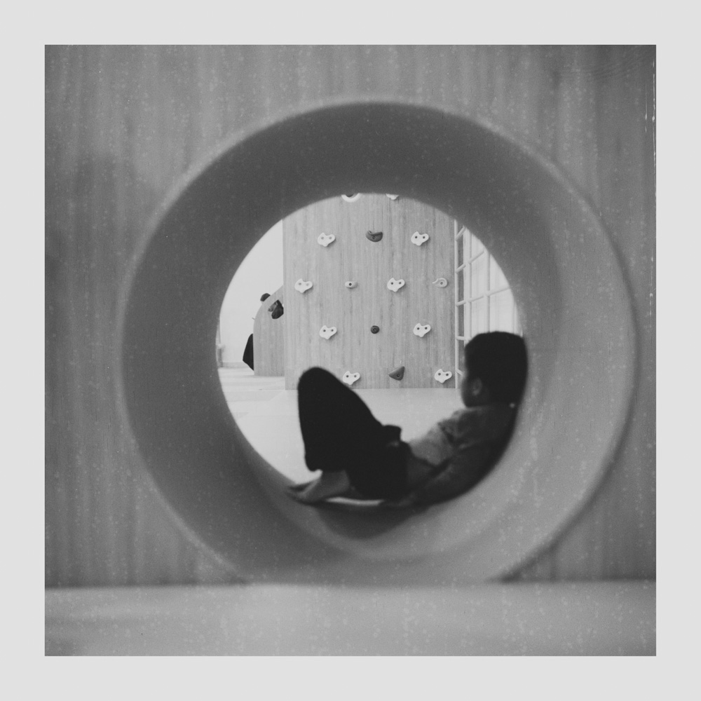 Hình ảnh trẻ tự kỷ tại triển lãm được gia đình đồng ý công khai Trẻ phổ tự kỷ tham gia triển lãm